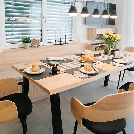 Emmy Haz Villa Bytom