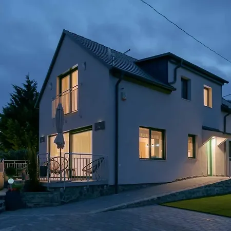 Emmy Haz Villa
