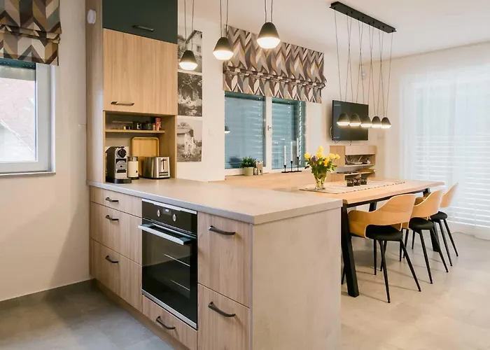 Emmy Haz * בדקסוניטומאי